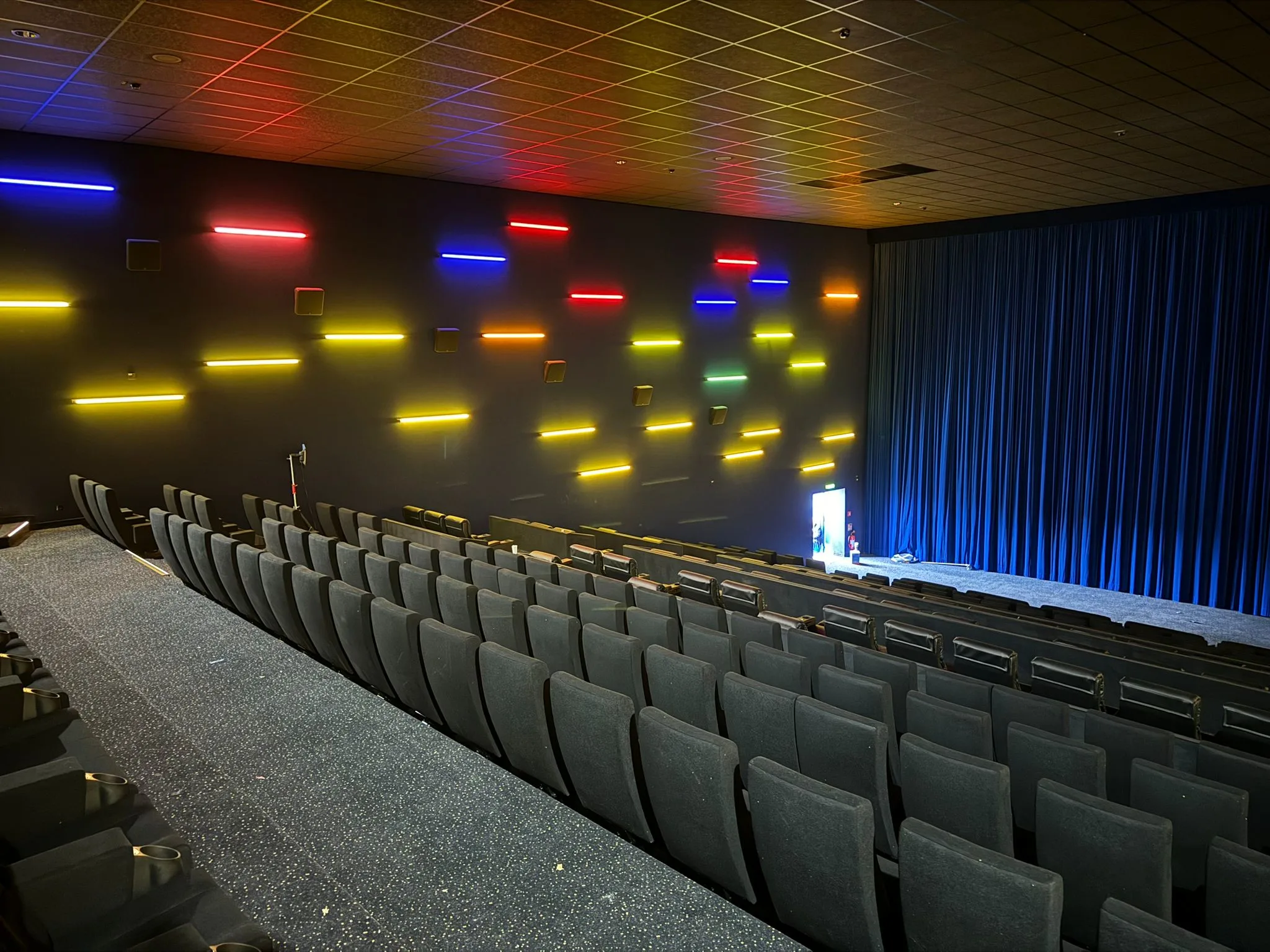 Sinema Koltuğu Üretiminde Kalite ve Konfor